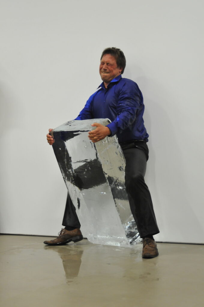 Stein Henningsen performing ‘untitled’ at Mercer Union.