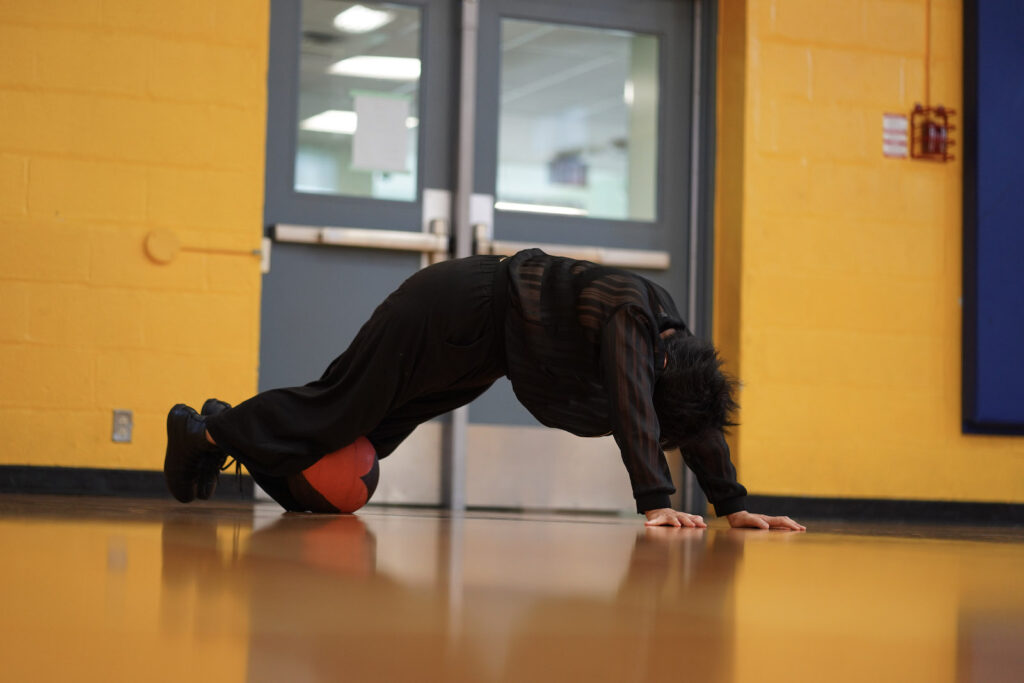 Sakiko Yamaoka performs Body Maintenance as part of KinesTHESES, 2019