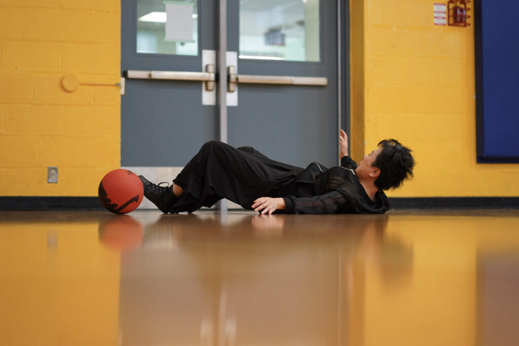 Sakiko Yamaoka performs Body Maintenance as part of KinesTHESES, 2019