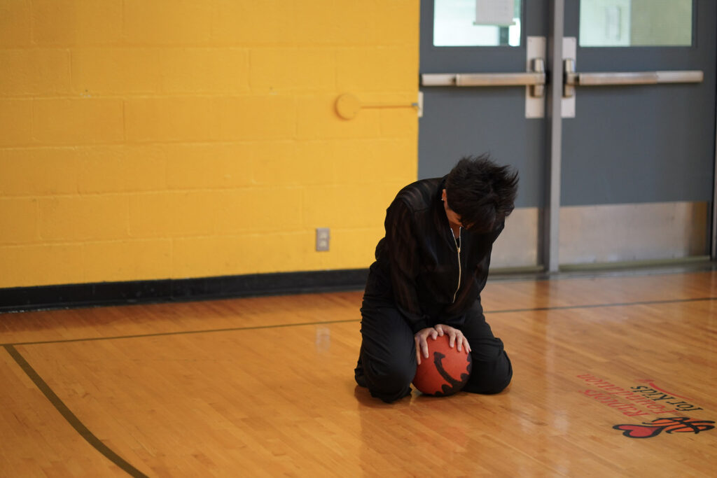 Sakiko Yamaoka performs Body Maintenance as part of KinesTHESES, 2019