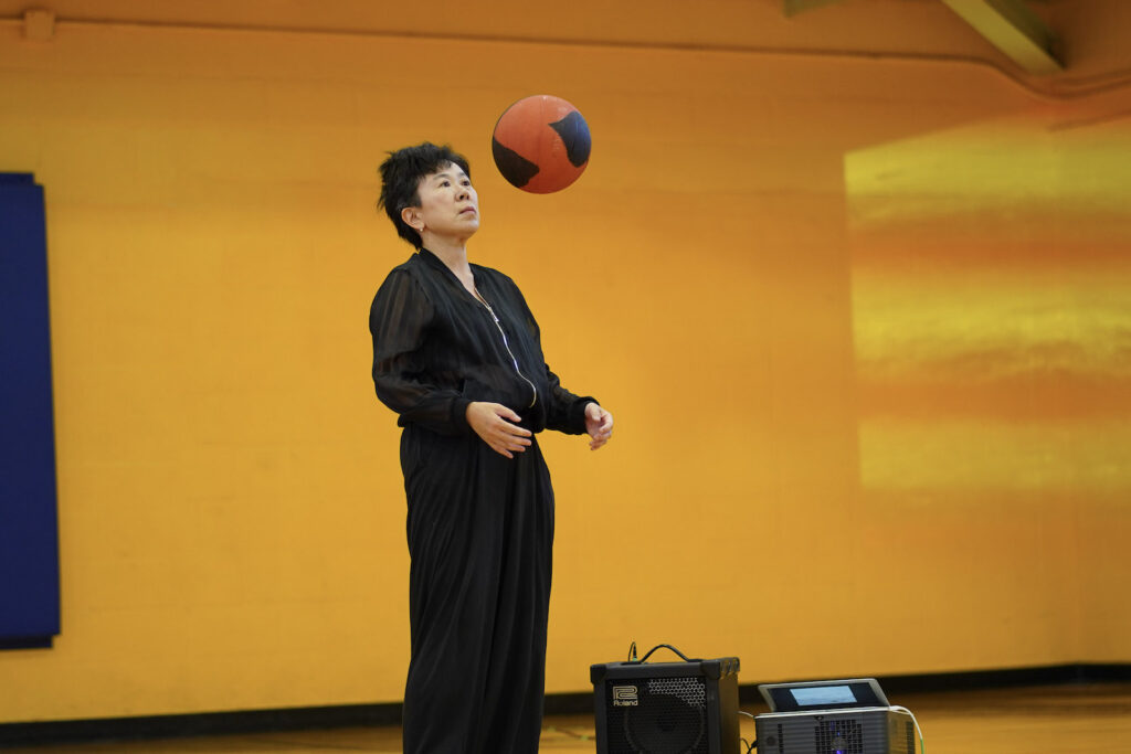 Sakiko Yamaoka performs Body Maintenance as part of KinesTHESES, 2019