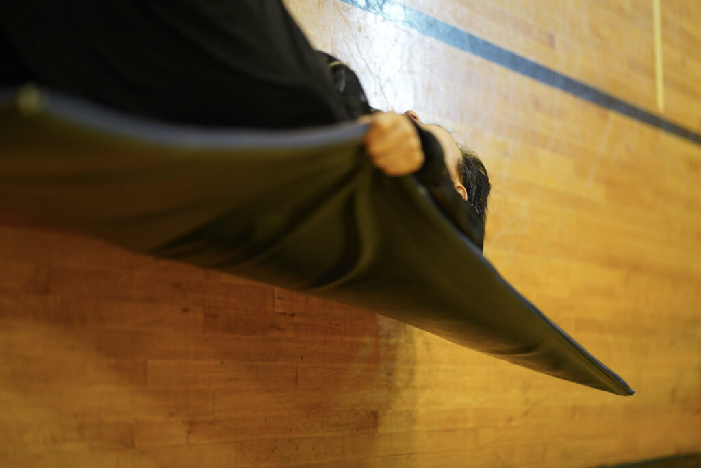 Sakiko Yamaoka performs Body Maintenance as part of KinesTHESES, 2019