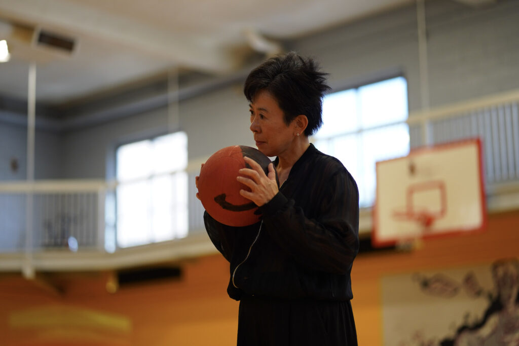 Sakiko Yamaoka performs Body Maintenance as part of KinesTHESES, 2019