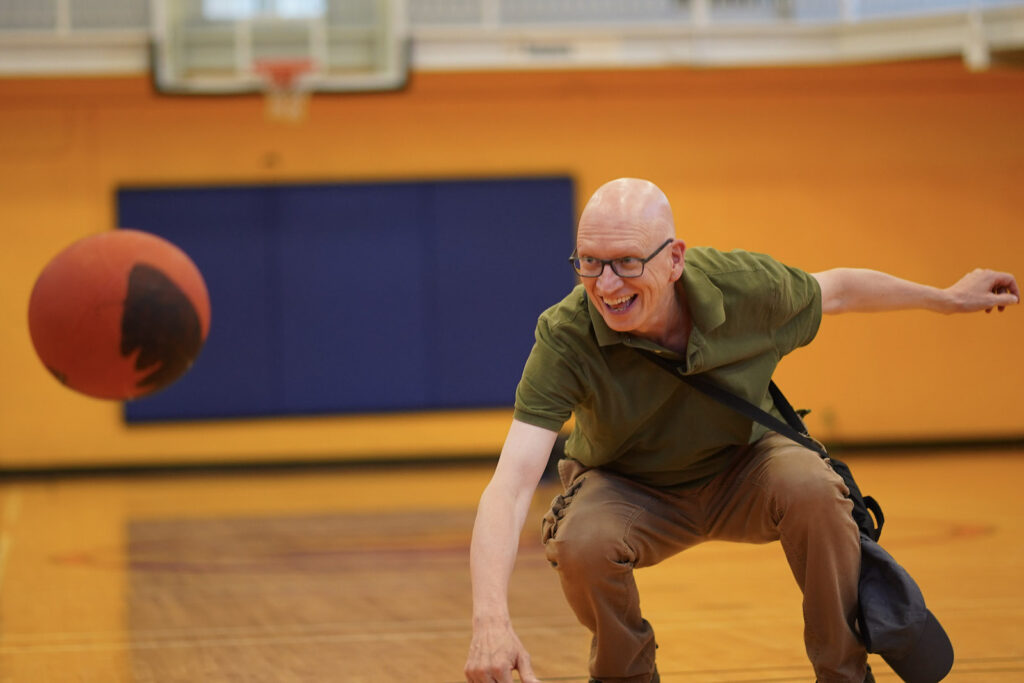 audience participant performs Body Maintenance as part of KinesTHESES, 2019