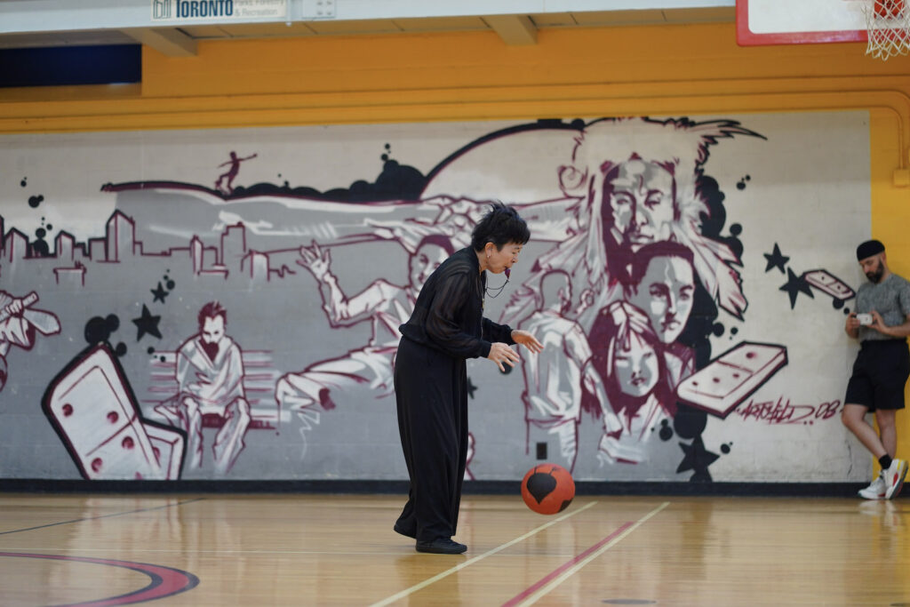 Sakiko Yamaoka performs Body Maintenance as part of KinesTHESES, 2019