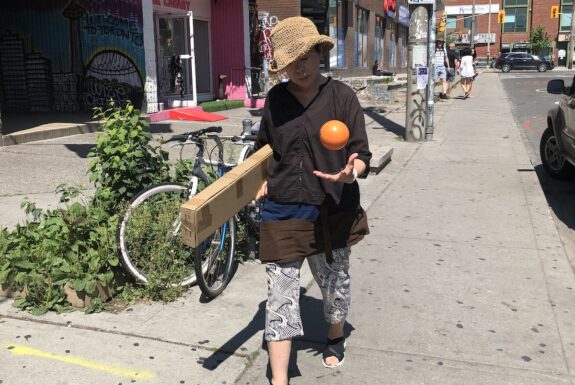 Sakiko Yamaoka performs in Step 2 as part of KinesTHESES, 2019