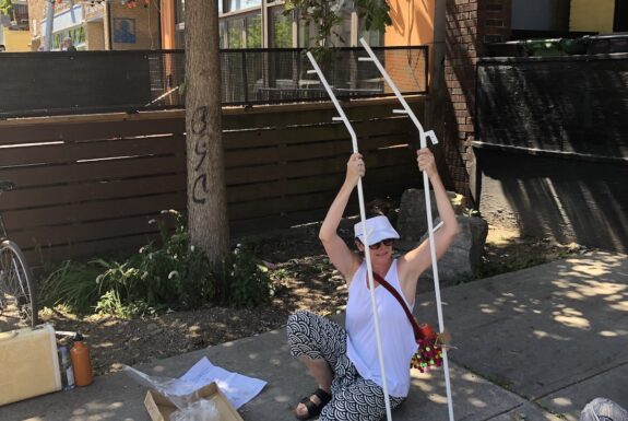 Stephanie Marshall performs in Step 2 as part of KinesTHESES, 2019