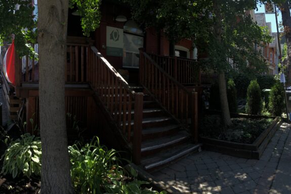 Sakiko Yamaoka and Stephanie Marshall perform in Step 2 as part of KinesTHESES, 2019