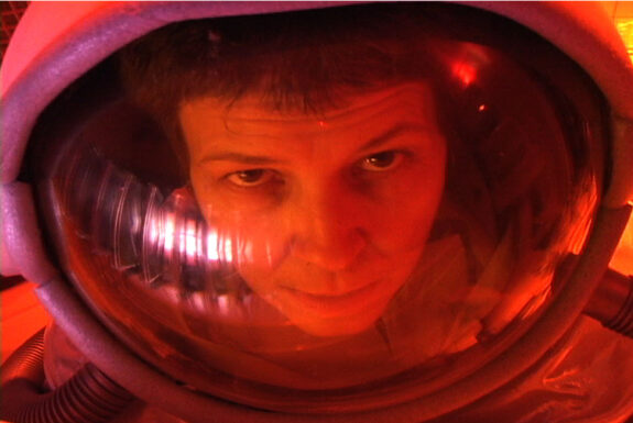 Johanna Householder & b.h. Yael, Approximations: December 31, 2000 2002 video still